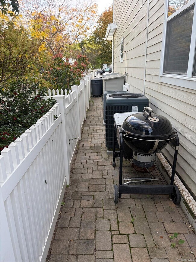 Building Photo - 2-15 Beach Breeze Ln