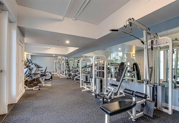 Building Photo - 5410 La Jolla Blvd