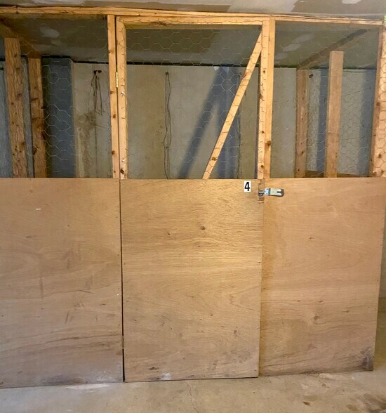 Storage - 848 N 16th St