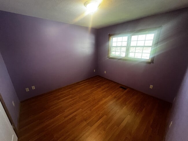 Building Photo - 230 S Circlecrest Dr