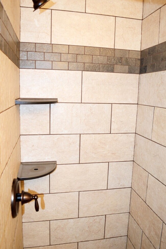 Building Photo - 152 North St