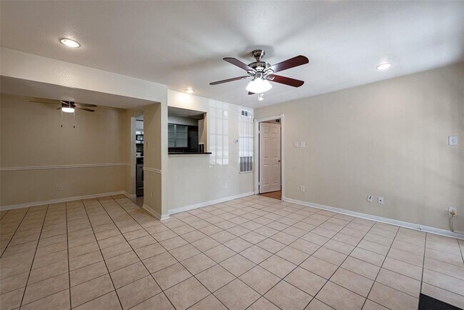 Building Photo - 18519 Egret Bay Blvd