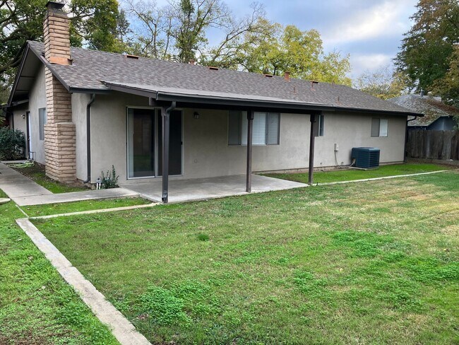 Building Photo - 1213 Satariano Ln