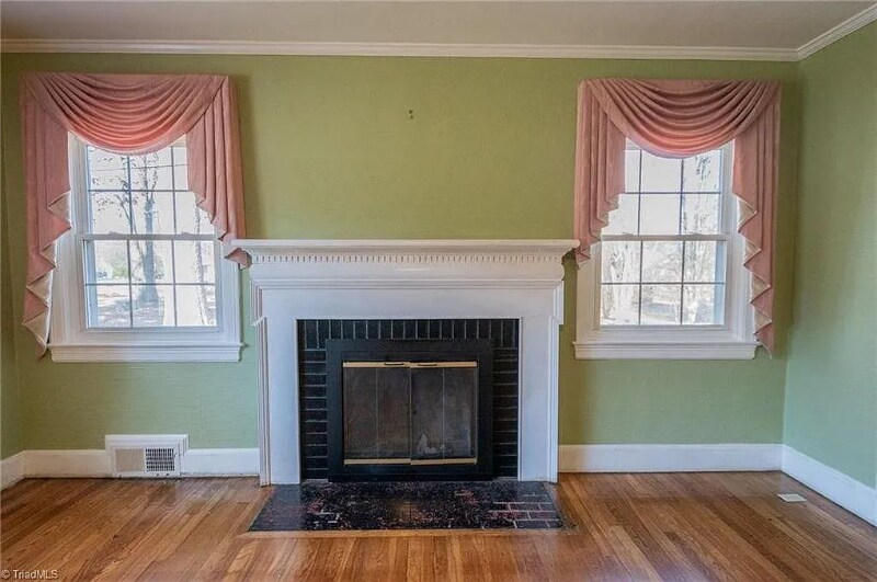 Primary Photo - 208 Tremont Dr