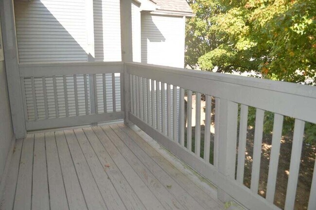 Building Photo - 2744 Greystone Dr