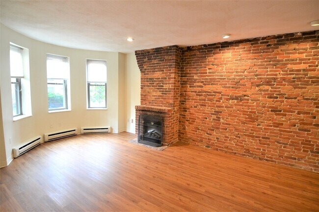 Building Photo - 67 St Germain St