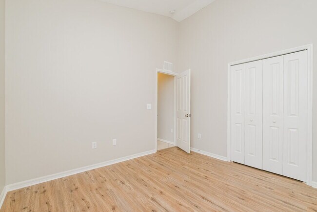 Building Photo - 1046 Crimson Clover Ln