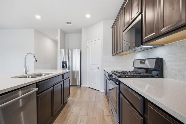 Building Photo - 809 Russet Rock Dr