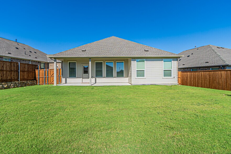 Building Photo - 10005 Warlander Dr