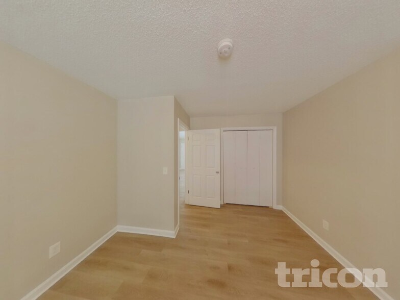 Building Photo - 217 Westport Dr