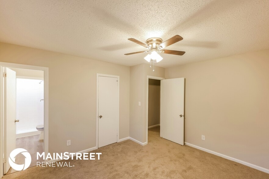 Building Photo - 3033 Carleton Rd