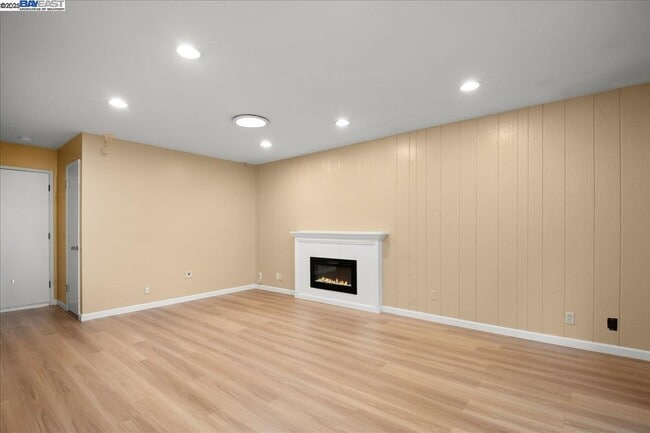 Building Photo - 1043 Bonner Ave