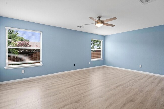 Building Photo - 1408 Deer Ledge Trail