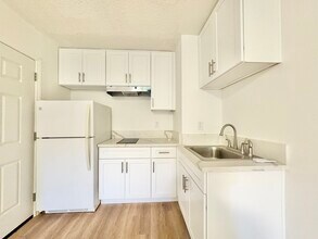 Building Photo - 11604 Sylvan St