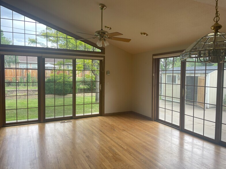 Building Photo - 501 Lois Dr