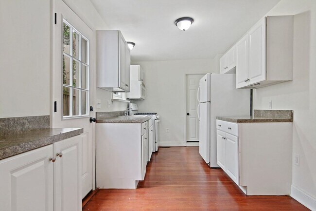 Building Photo - Coming Soon - Charming 3 Bedroom, 1.5 Bath...