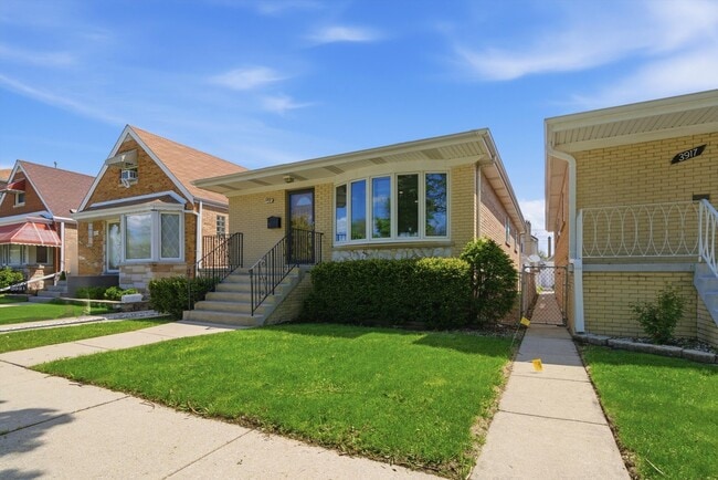 Building Photo - 3919 N Cumberland Ave