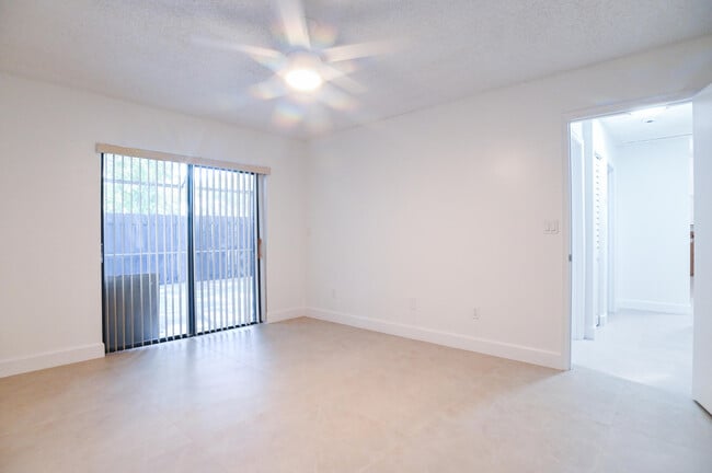 Building Photo - 1148 Summit Trail Cir
