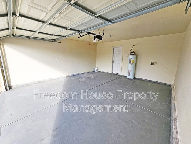 Building Photo - 670 Bourbon St