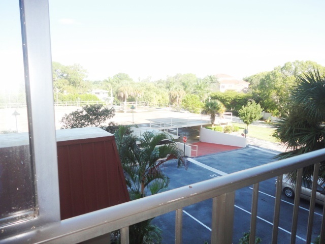 Building Photo - Annual 2BR/2BA Condo in Costa Brava on Ven...