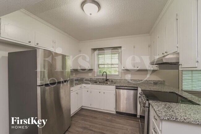 Building Photo - 9306 Covedale Dr