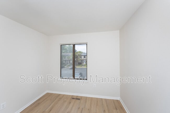 Building Photo - 113 Bourbon Ct