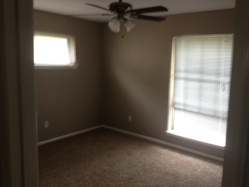 Building Photo - 2315 Warm Springs Rd