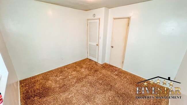 Building Photo - 1424 Gorrill St