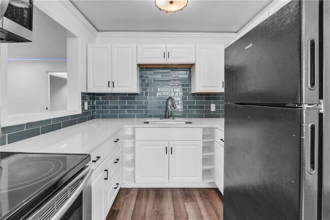 Building Photo - 2851 Forrest Hills Dr SW