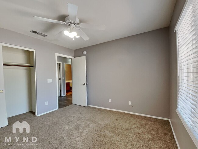 Building Photo - 9211 W Marconi Ave