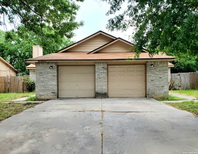 Building Photo - 5717 Lochmoor