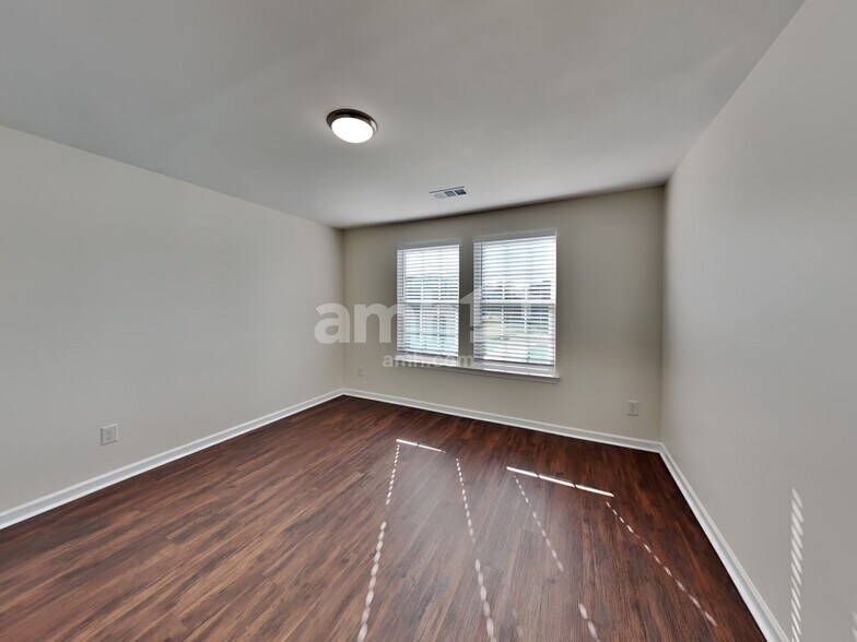 Building Photo - 1721 Muirwood Blvd