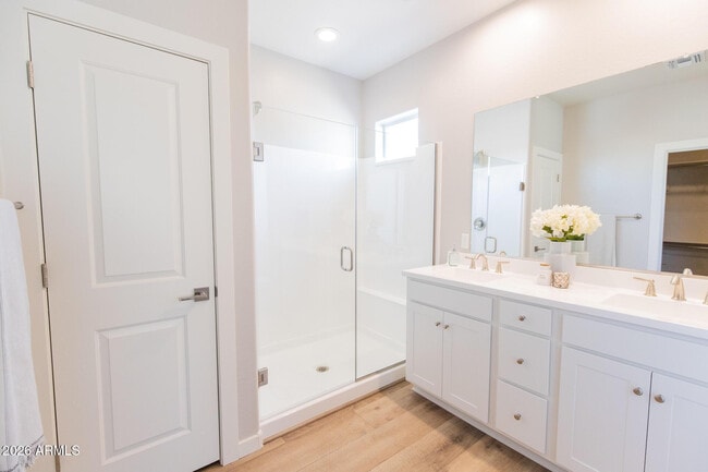 Building Photo - 3726 E Flower St