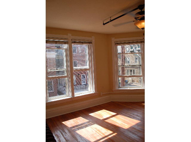 150 Langdon Living Space - 150 Langdon St