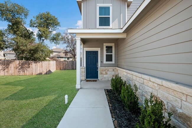 Building Photo - 3403 Rancho Primera