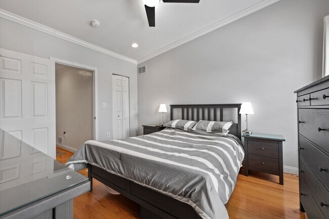 Building Photo - 8 E Randall St