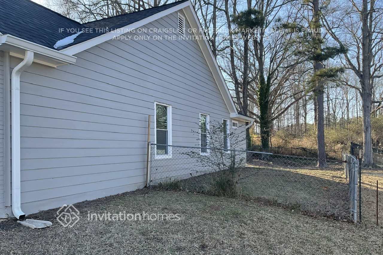 Building Photo - 8605 Garvey Dr