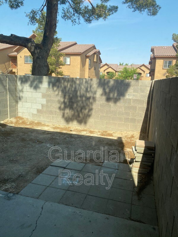 Building Photo - 4312 Lynnann
