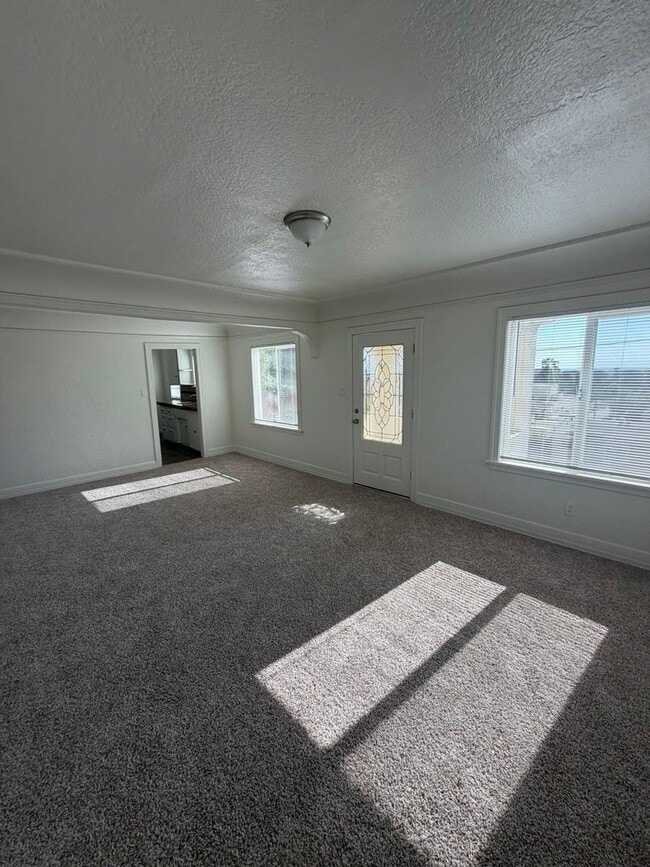 Building Photo - 6720 Stanford Way