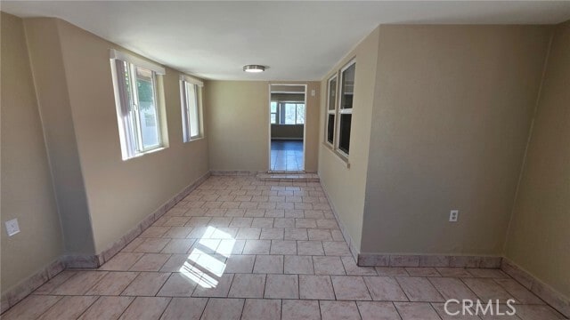 Building Photo - 8427 Oleander Ave