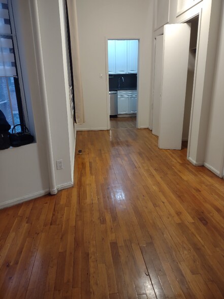 Building Photo - W. 45th St, 9th Ave