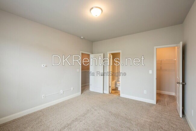Building Photo - 6220 Trickle Bnd