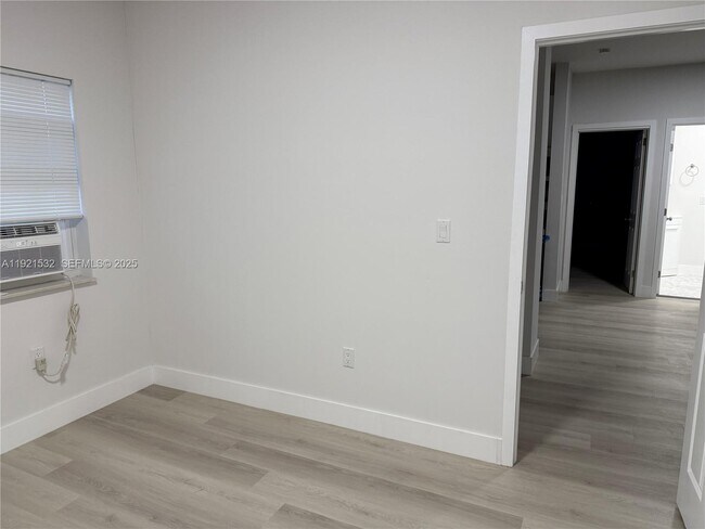 Building Photo - 7611 Harding Ave