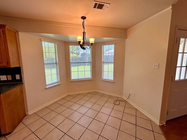 Building Photo - Cozy 3 Bedroom/2 Bathroom Home for Rent in...