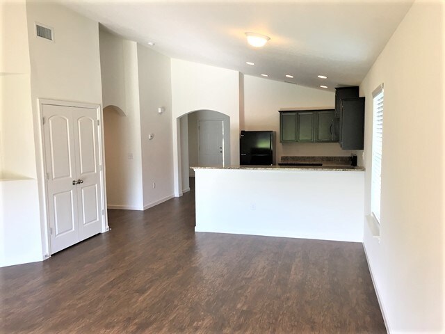 Building Photo - 3330 Bradley Creek Pkwy