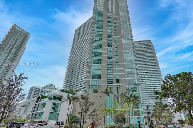 Building Photo - 650 NE 32nd St