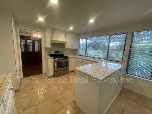 Building Photo - 23423 Vía Boscana