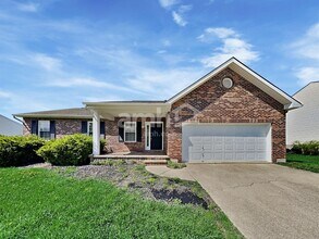 Building Photo - 2211 Siesta Dr