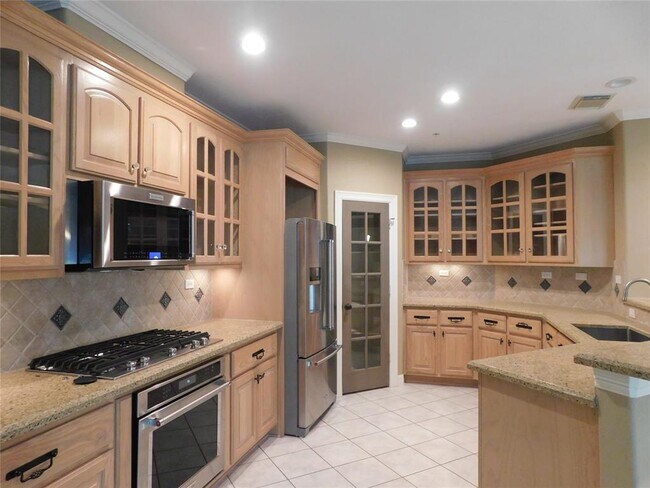 Building Photo - 4333 Lake Run Dr