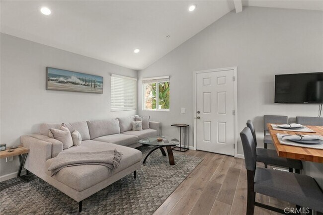 Building Photo - 33895 Alcazar Dr